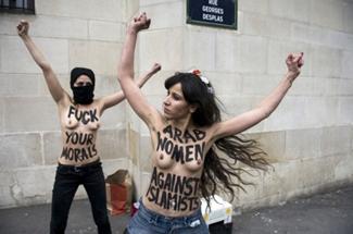 http://www.tudonna.it/wp-content/uploads/2013/04/femen1.jpg